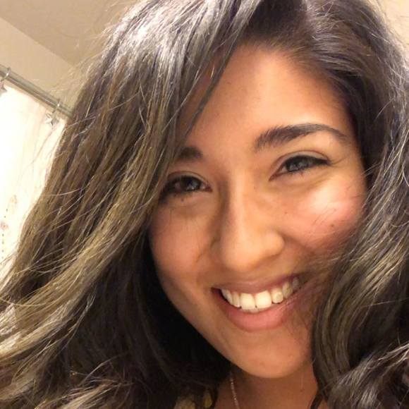 Meet your Posher, Alyssa - Picture 1 of 1